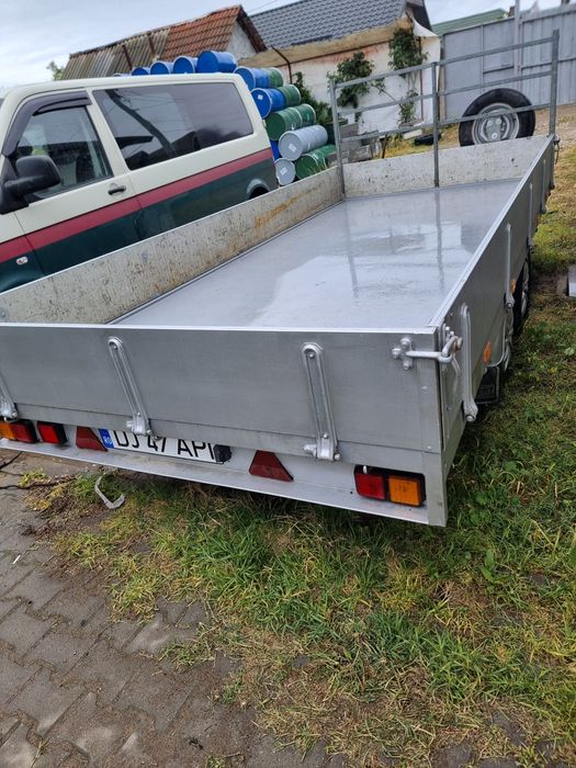 Remorcă axă dublă , 2000 kg.