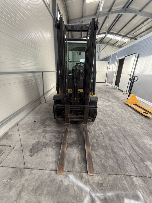 Motostivuitor 2,5t cabina inchisa 2010 GPL