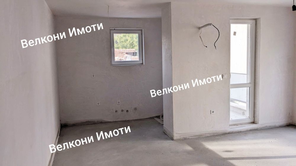 Продава се Тристаен апартамент в Пловдив, Сточна гара - 108 кв.м за 1500 €/кв.м - Снимка #2