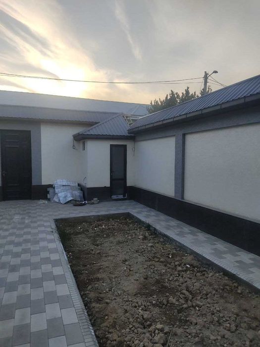 Махалля Олмоз ховли 3 сотих 4 хона ,ремонти билан