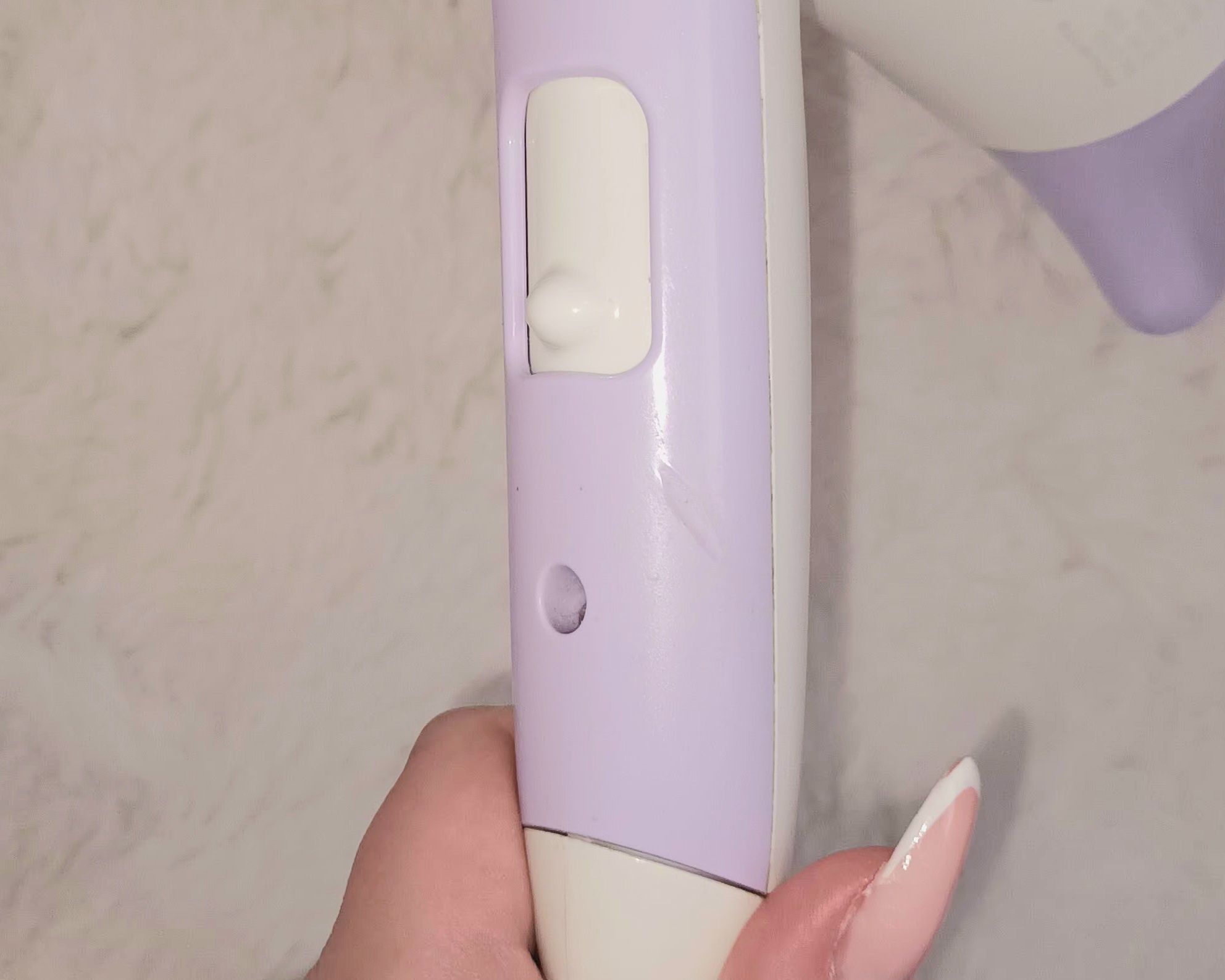 бяло-лилав сешоар Rowenta 1600 W