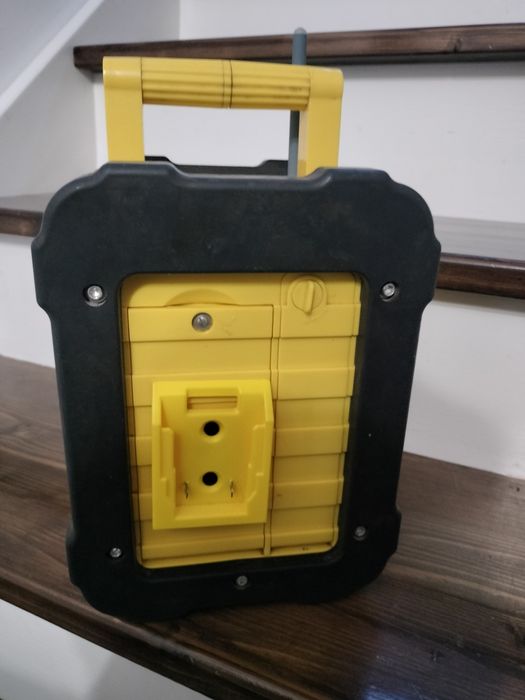 Radio adaptat dewalt 18 volți