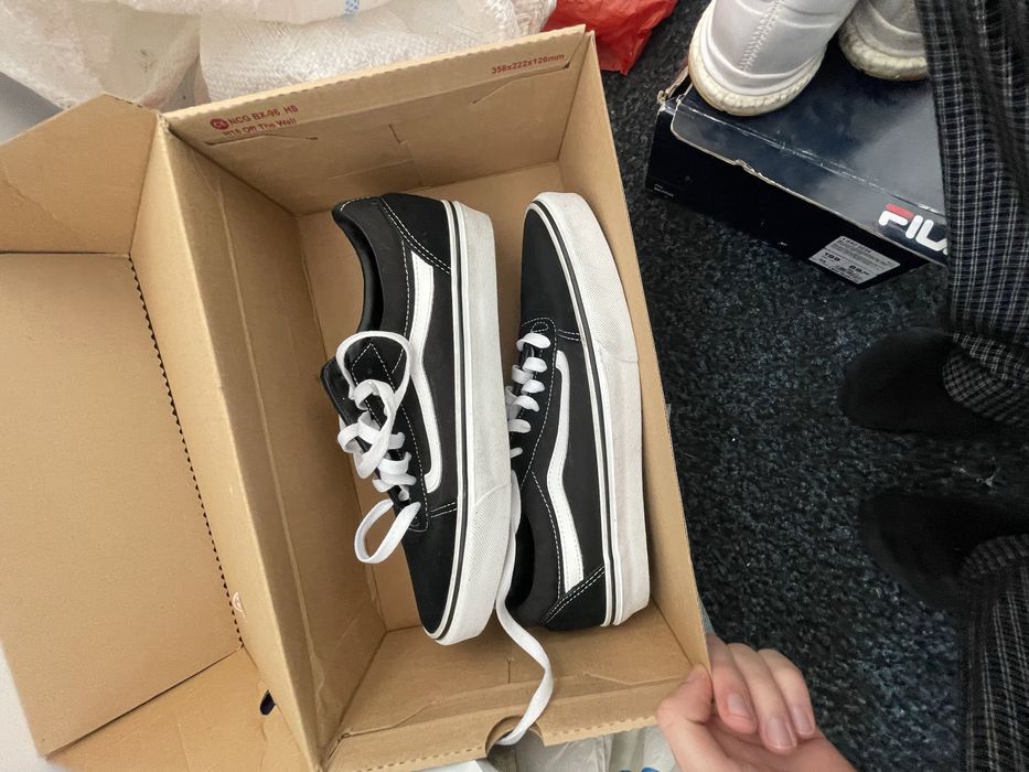 vand old skool noi nepurtati