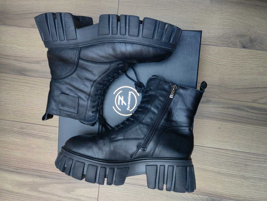 Ghete piele fete negre