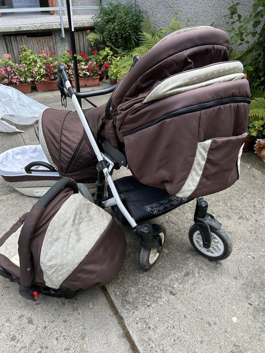 Бебешка количка Carera