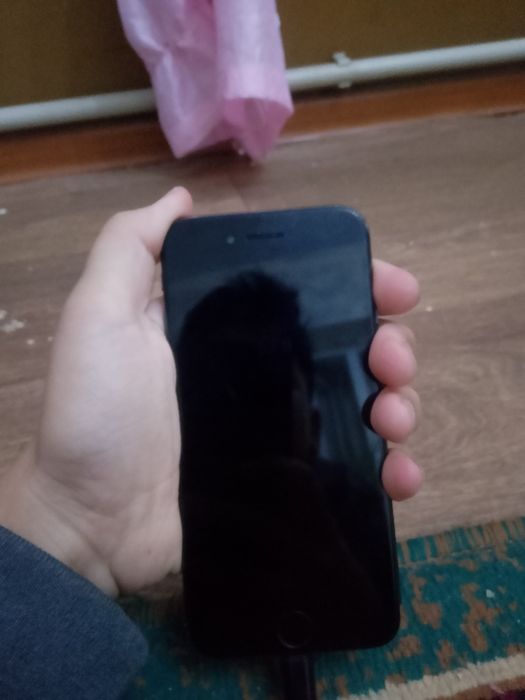 Айфон се 2020 продаётся