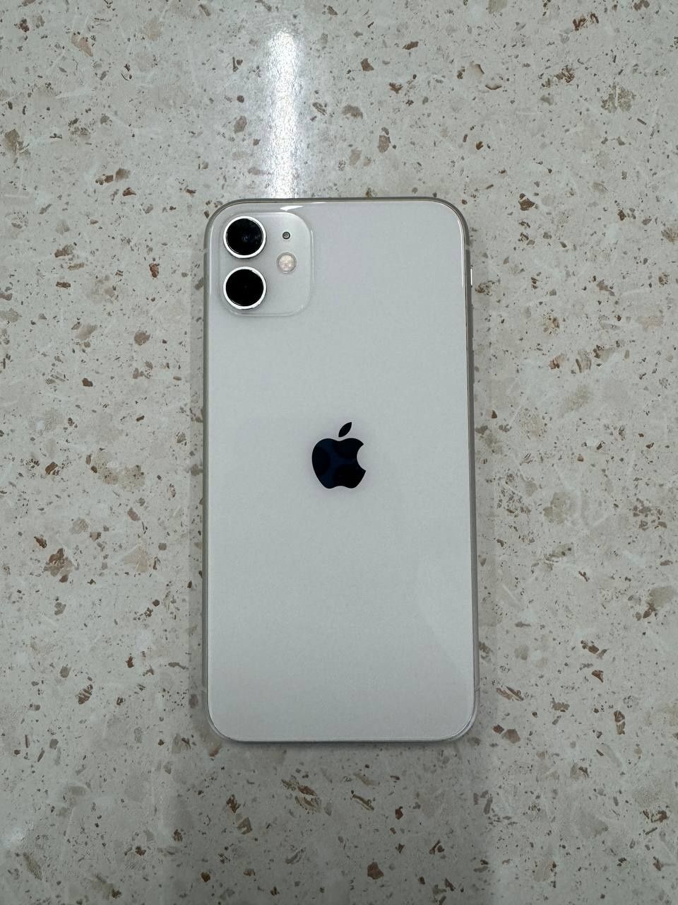 Iphone 11. Tel ideal qirilgan sarapinalari yoq.