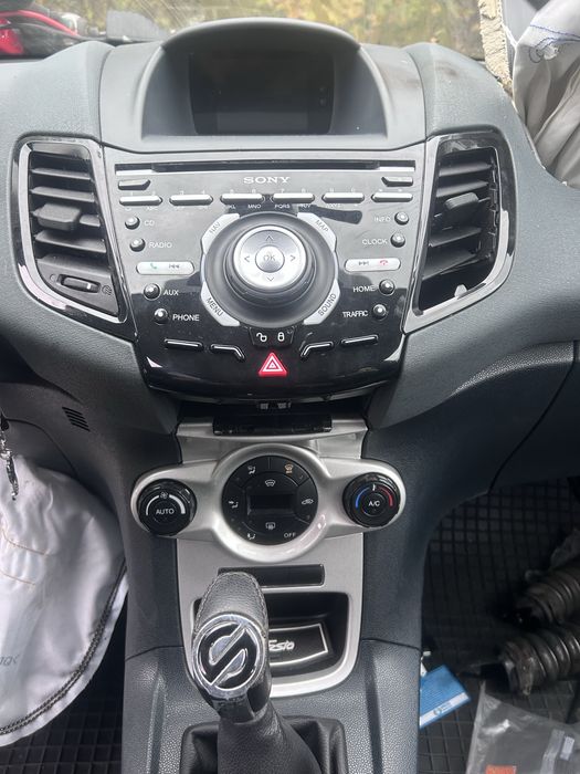 Ford fiesta 1.6 tdci tzja 70kv bara spate usa haion cutie viteze jante