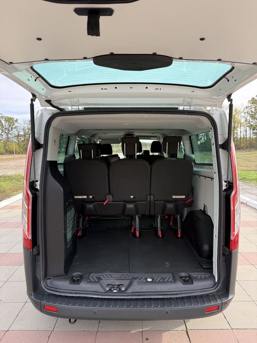 Ford Transit-Custom -9 locuri