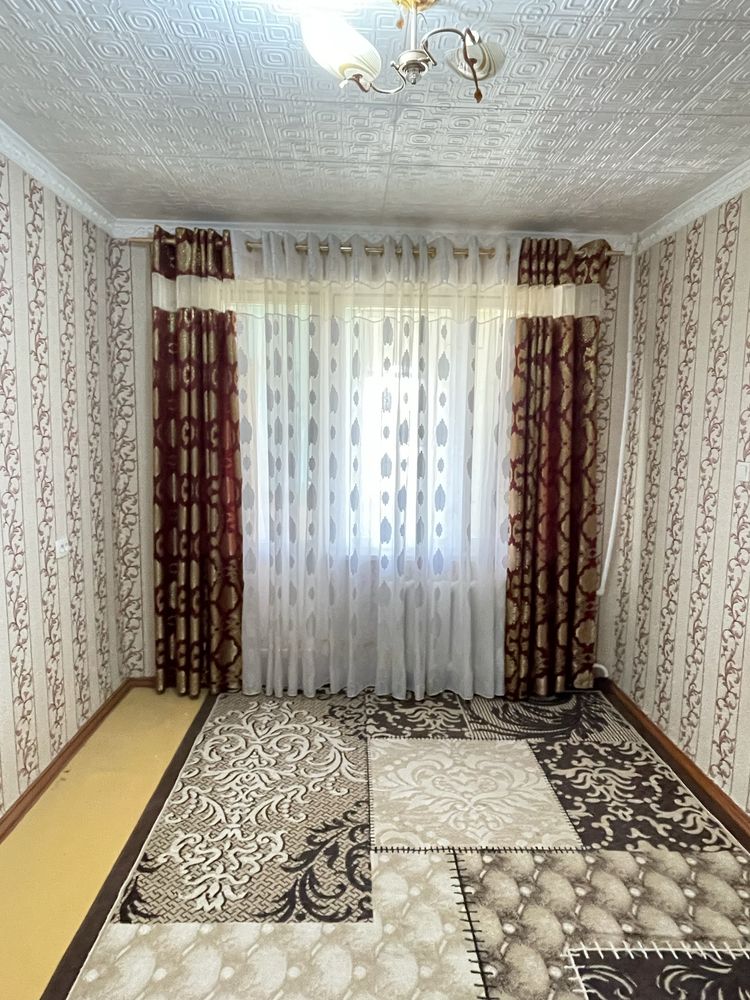 Ijaraga beriladi. Navoiy ko’cha 4 xonali 4 etaj.