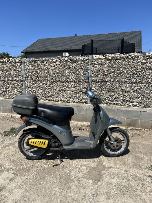 2 buc Scuter / moped Piaggio Free 49cc