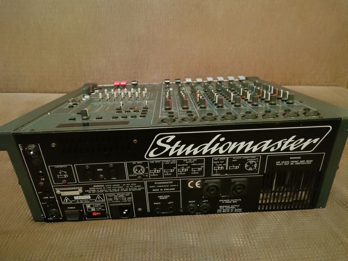 Instrumente Studiomaster 2 x350w NU Dynacord NU trimit mixer