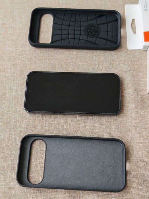 Google Pixel 9 Pro 256GB 16GB Obsidian  - използван 6 месеца с бонуси.