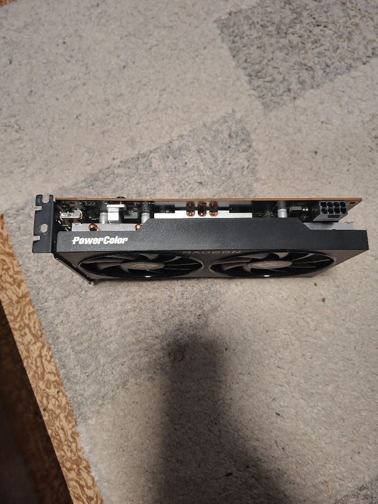 Продавам видео карта RX6600