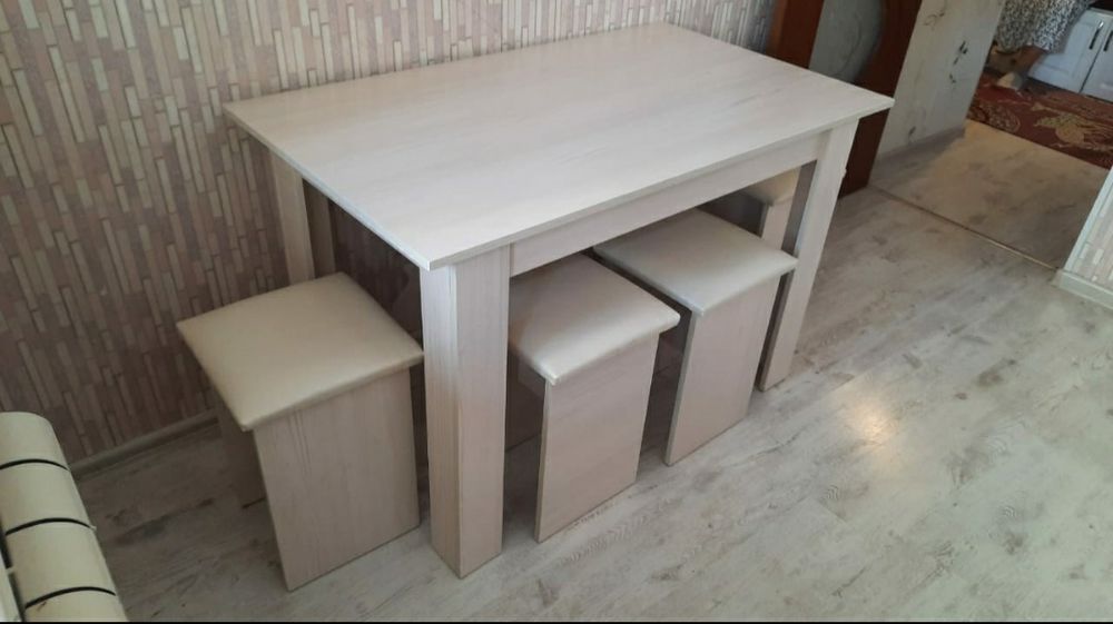 Продам Новый! Кухонный стол с 4 стульями