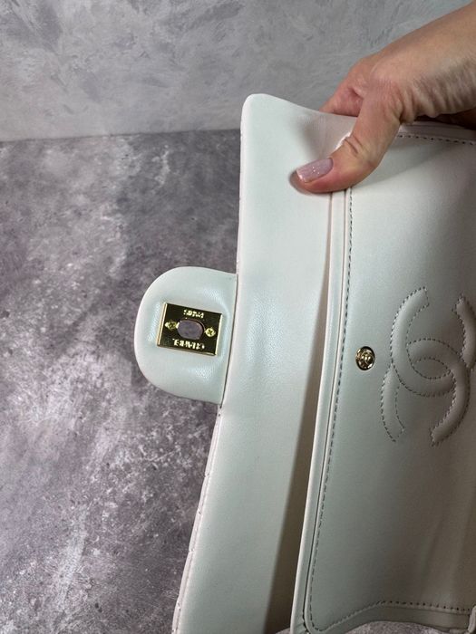 Нова чанта chanel бяла