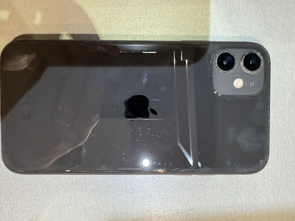 IPhone 11 128GB черен