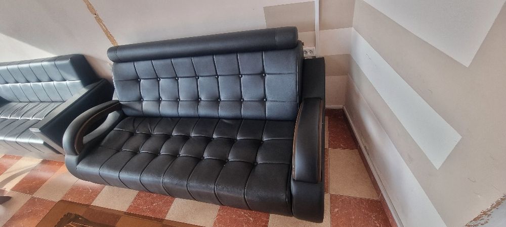 Mebelni divan sotiladi