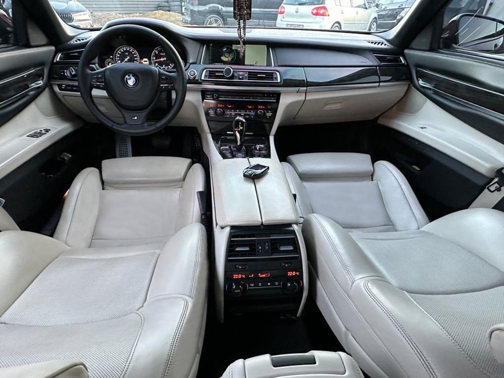 BMW 750xd 2013 LED •Mpacket• 4Butoane Jante Vara+Iarna