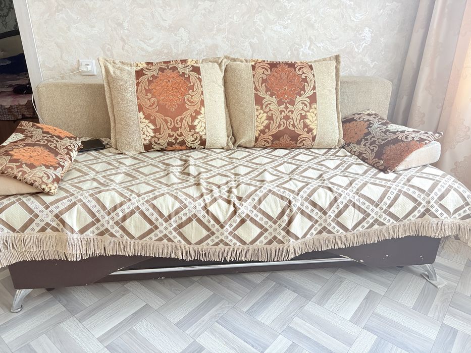 Продам диван - тахта срочно
