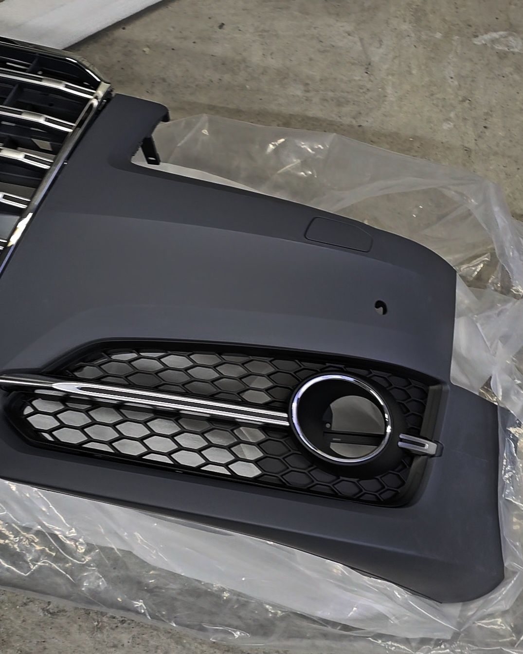 Предна броня с решетка Audi дифузьор накрайници джанти S8 D4 Facelift