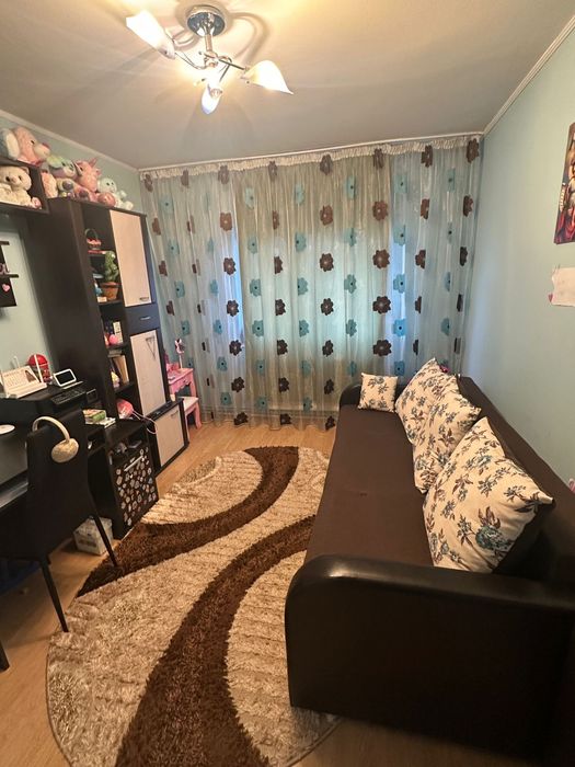 Vând apartament 3 canere