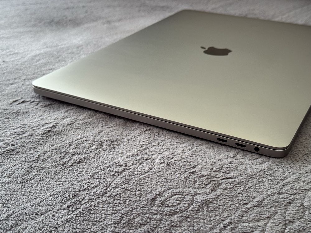 Чисто Нов*64GB Ram* 16'Macbook Pro 16 2019/i7-9750H/512GB SSD/5300M