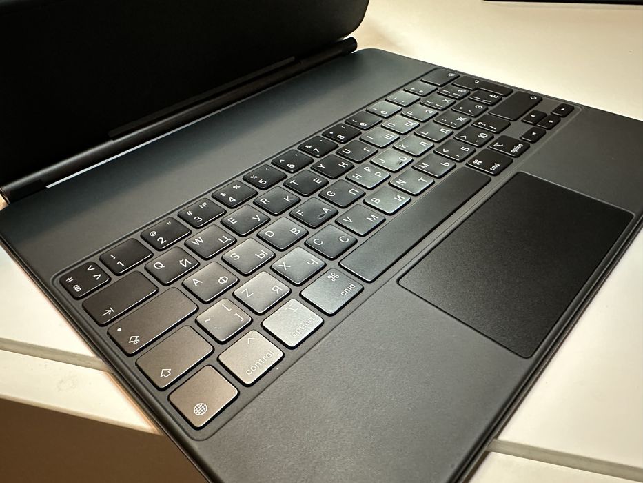 iPad pro magic keyboard (для 4 поколения Pro)