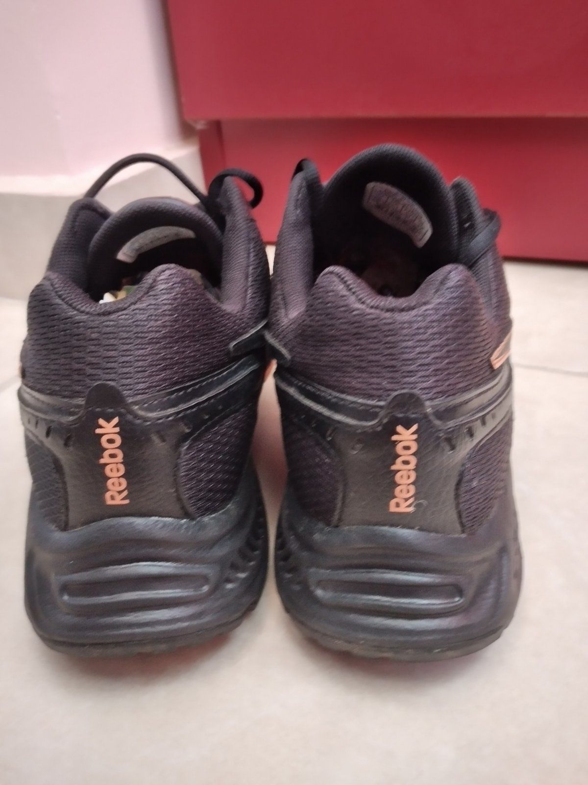 Маратонки Reebok номер 41