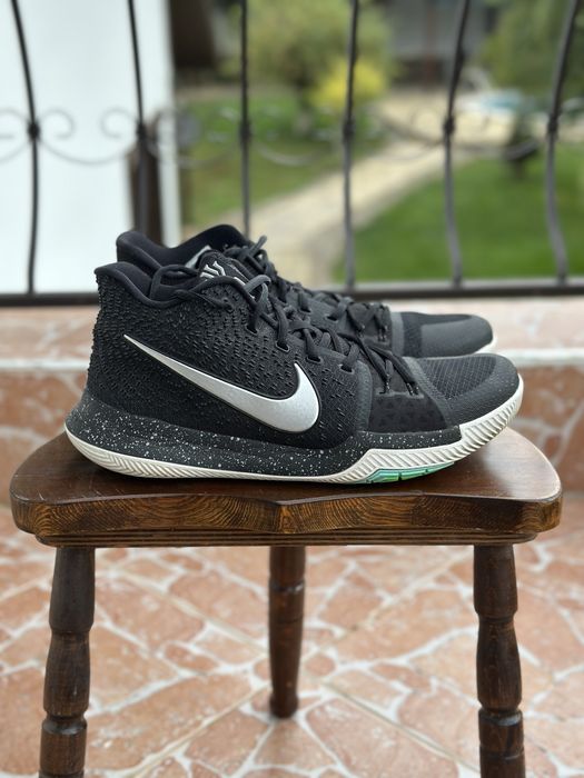 Nike Kyrie 3 black basketball Оригинални! 852395 - 018