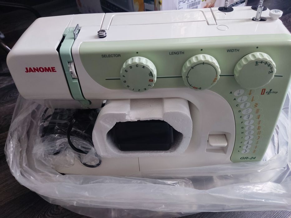 Швейная машина Janome GR-24