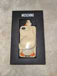 Moschino-case pentru Telefon- nou in cutie