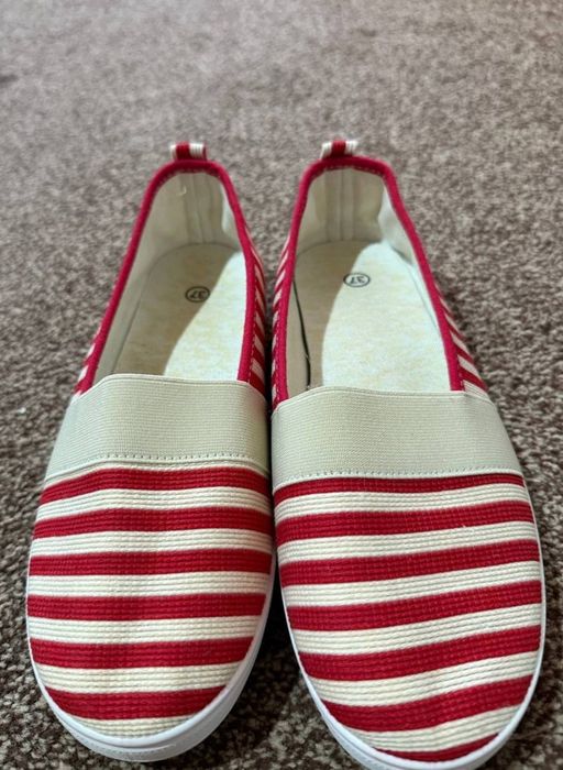 Yangi,qulay,sifatli ayollar cheshkasi