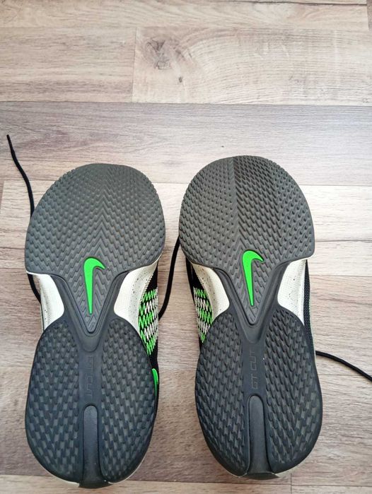 G.T Cut Academy "black green strike"