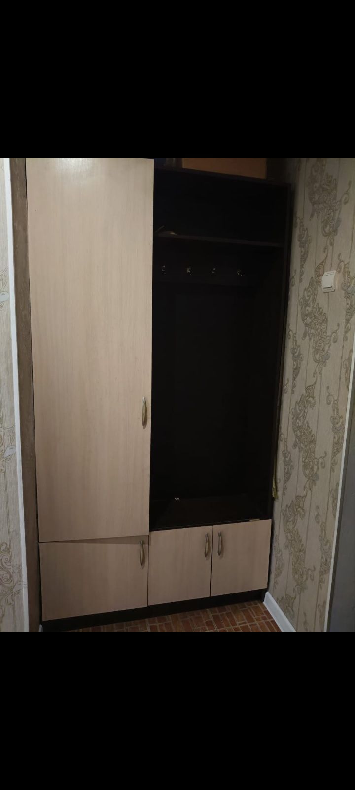 Отличный шкаф в прихожую