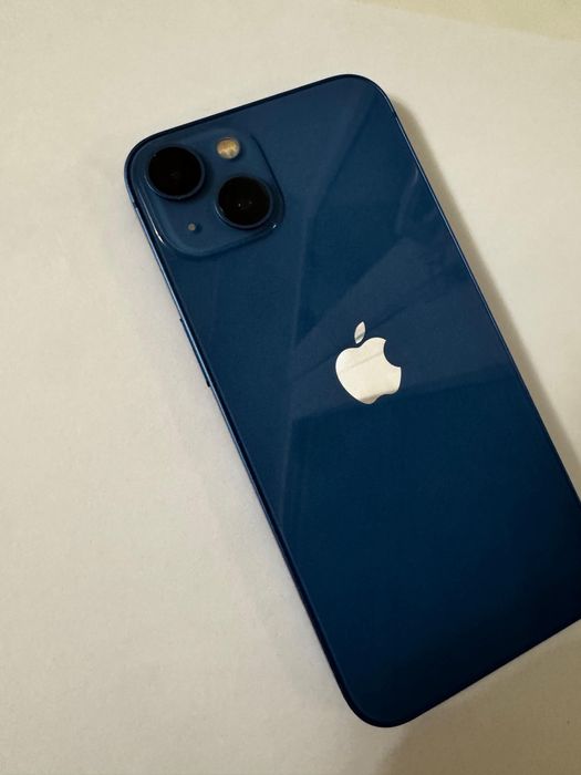 Продам айфон 13 на 128 ГБ в идеальном состоянии.