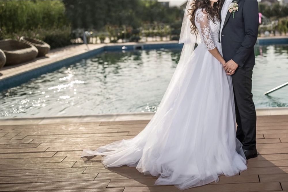 Rochie de mireasă + crinolină + voalu Mărime xs