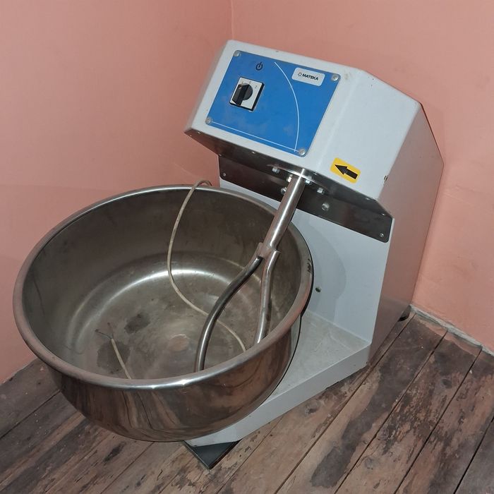 Тайор бизнес сотлади