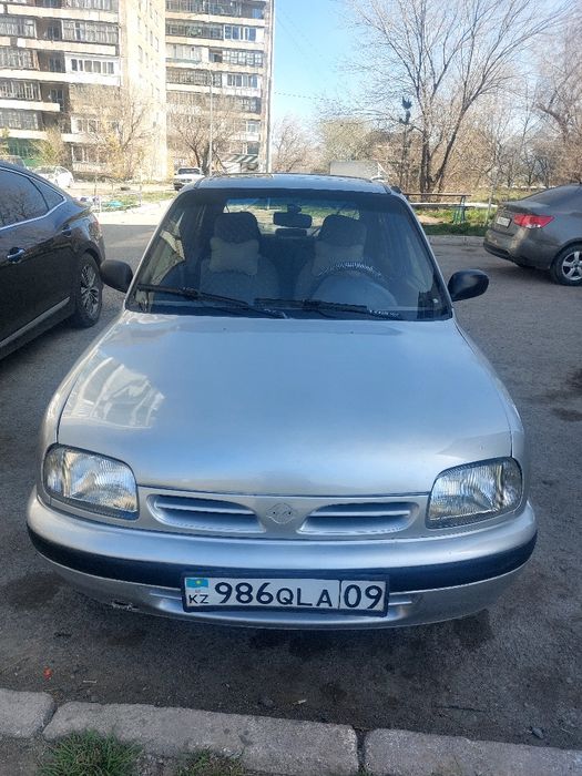 Машина Nissan Micra