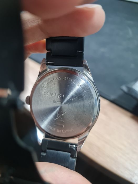 Продам часы Oriflame оригирал