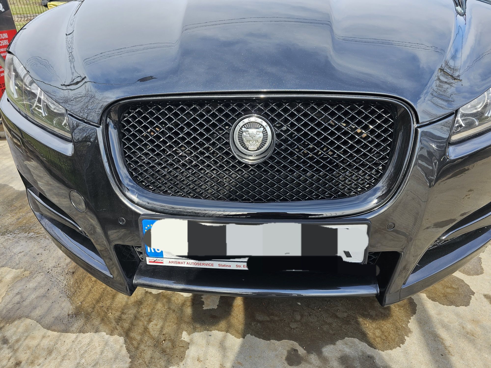 Grila centrala bara fata jaguar xf-r 2012-2015