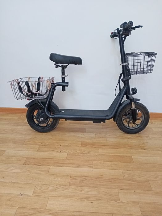 Продается электросамокат почти новый