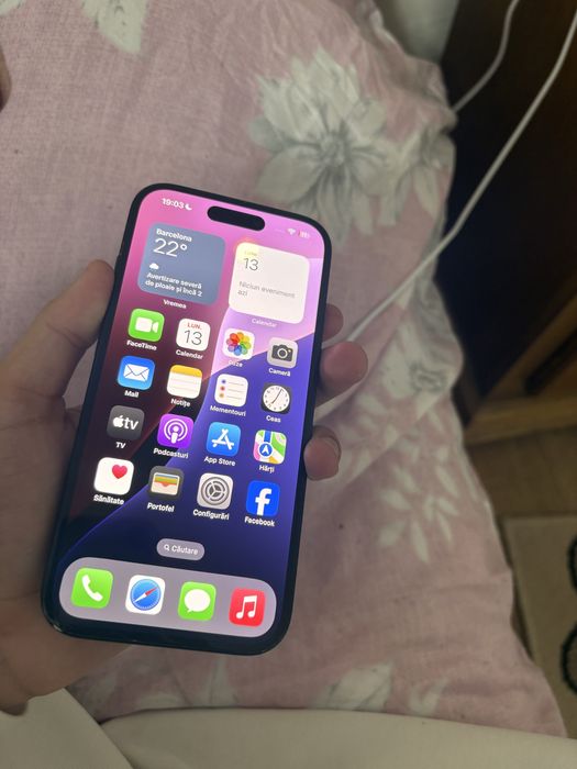 Vand iphone 15 baterie 91 la suta si are o pagta pe ecran
