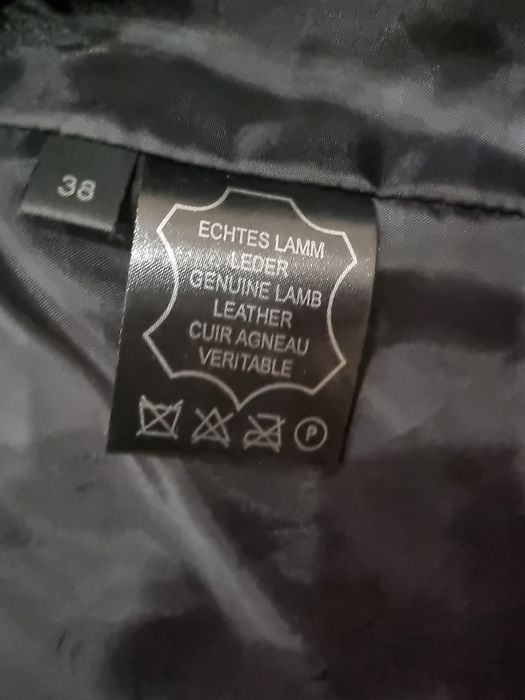 Vand Jacheta  de piele de calitate  cu blana naturala