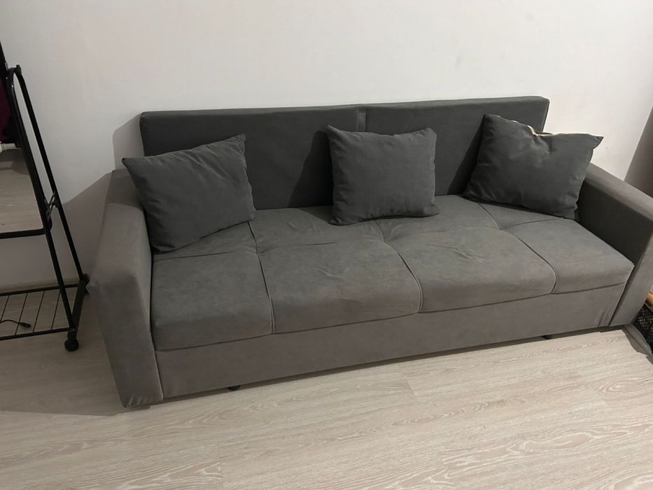 Диван б/у почти новый