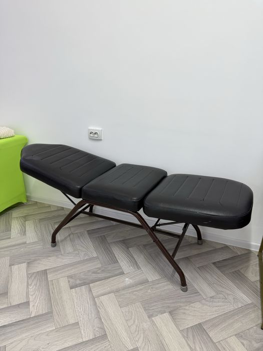 Продам кушетку и педикюрное кресло