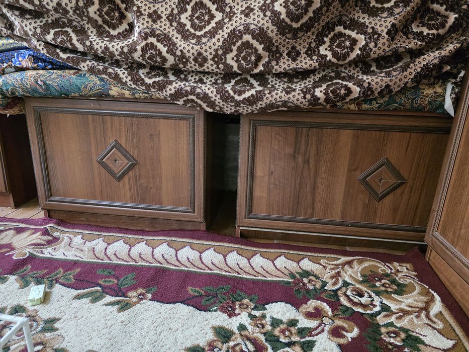 Сервант шкаф мебель комлект сатылады