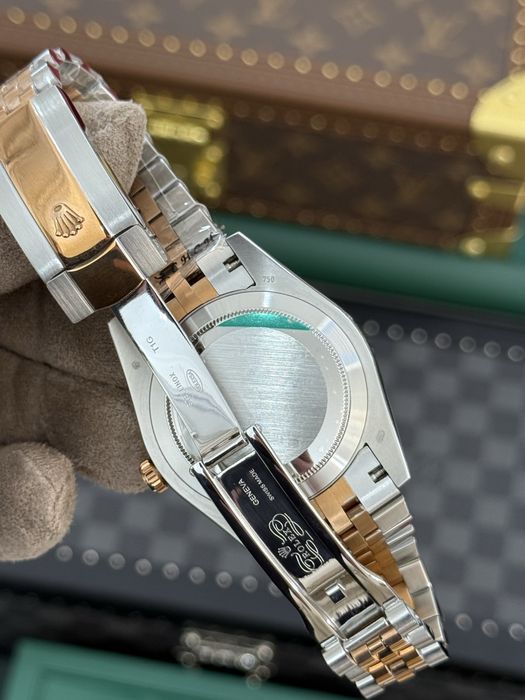 Rolex Date-Just 41mm Rose Gold