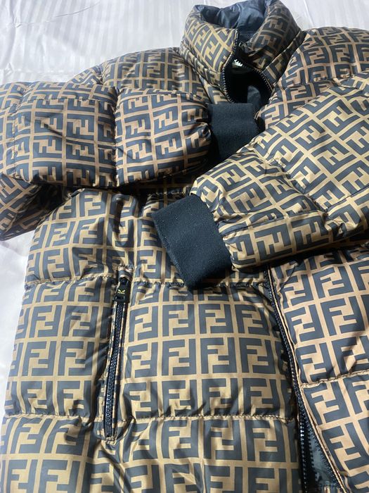 Geaca Fendi pentr barbati marimeXXL