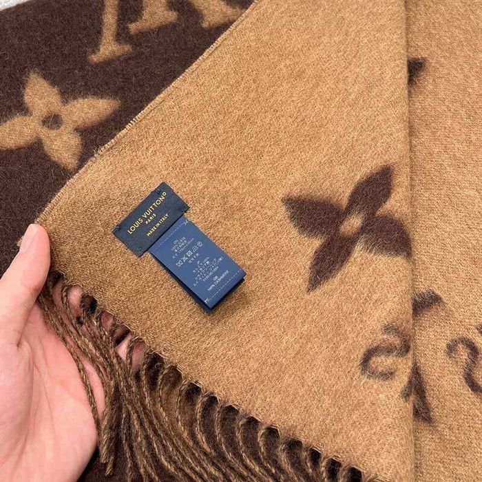 Луксозен шал Louis Vuitton